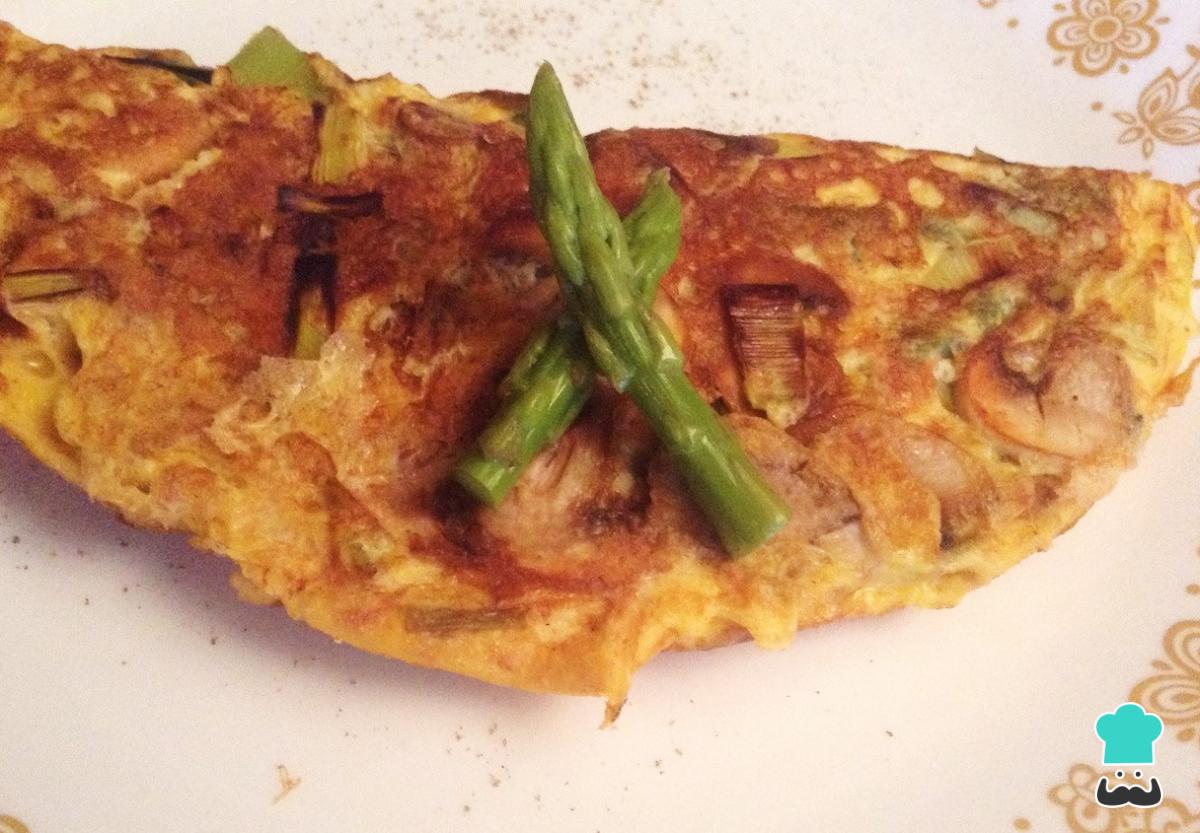Receta de Tortilla de espárragos verdes y champiñones