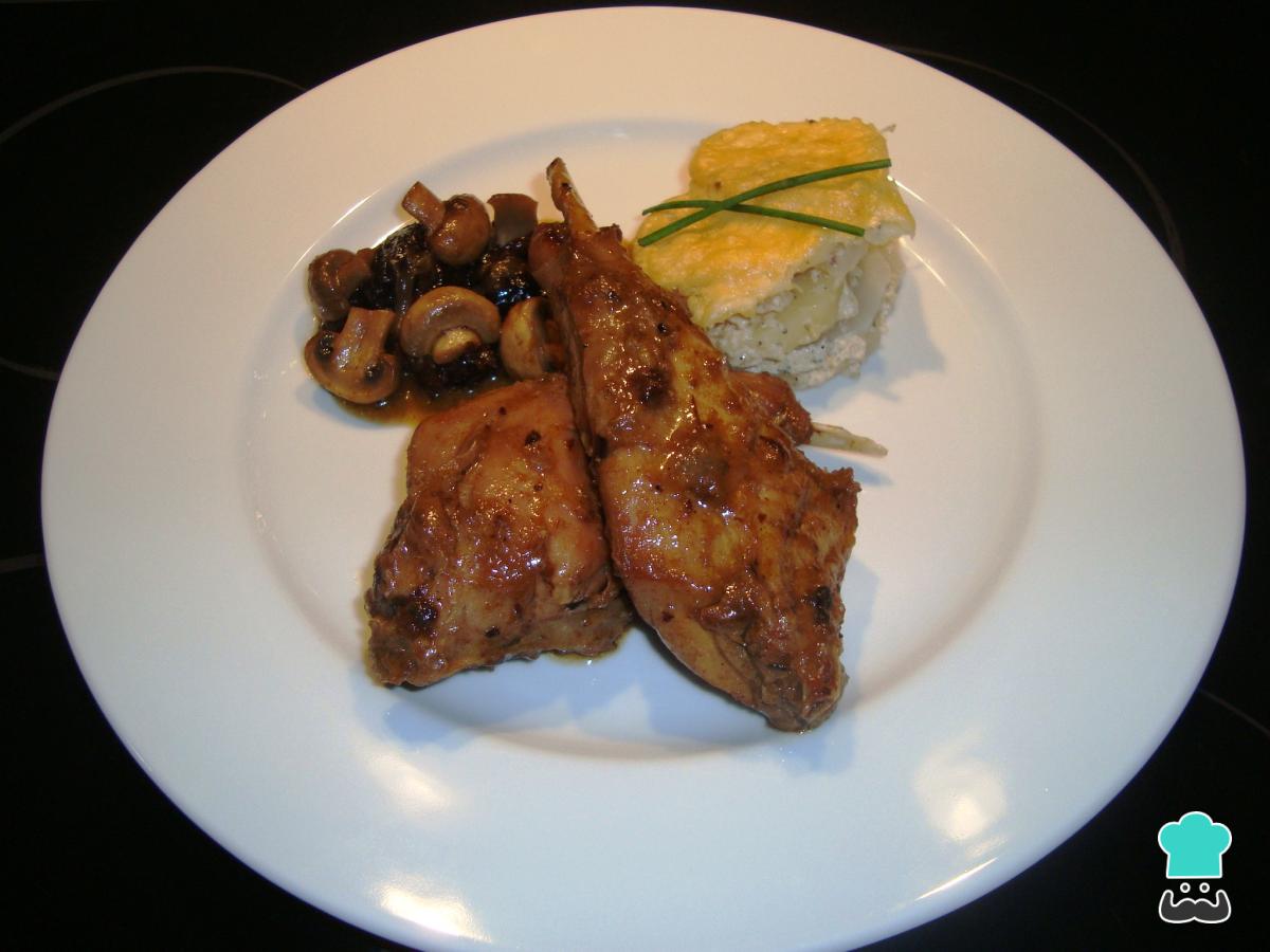 Receta de Conejo con cerveza y champiñones