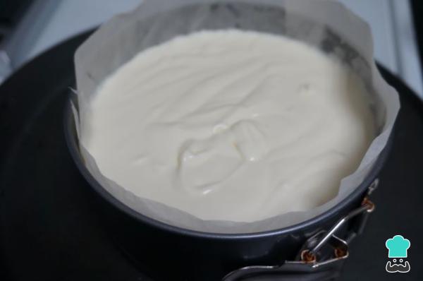 Receta de Tarta de queso con 3 yogures y 3 huevos - Paso 5