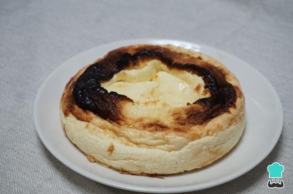 Receta de Tarta de queso con 3 yogures y 3 huevos - Paso 6
