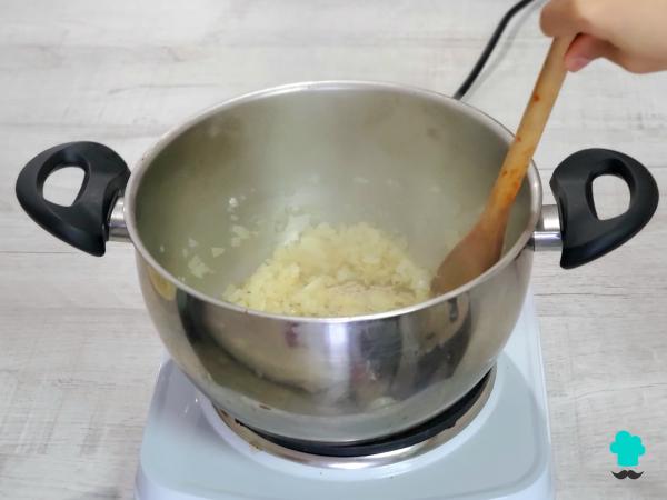 Receta de Pastel de carne y patatas de la abuela: fácil, sabroso y con una capa de queso irresistible - Paso 1