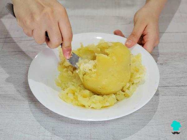 Receta de Pastel de carne y patatas de la abuela: fácil, sabroso y con una capa de queso irresistible - Paso 7
