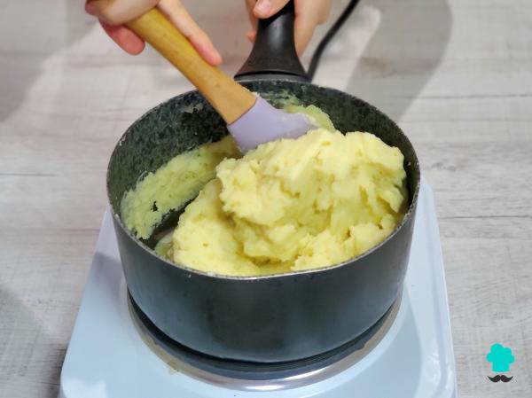Receta de Pastel de carne y patatas de la abuela: fácil, sabroso y con una capa de queso irresistible - Paso 9