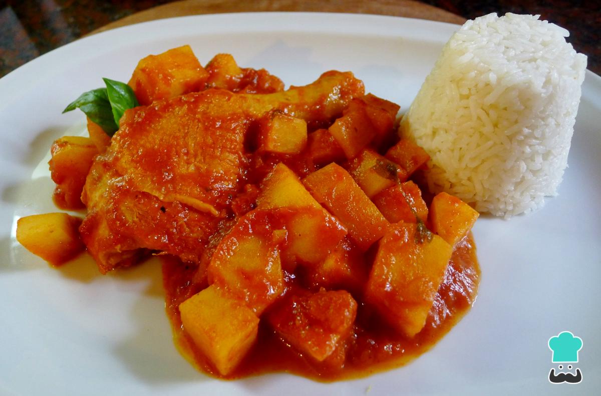 Receta de Pollo en Salsa de Tomates con Patatas