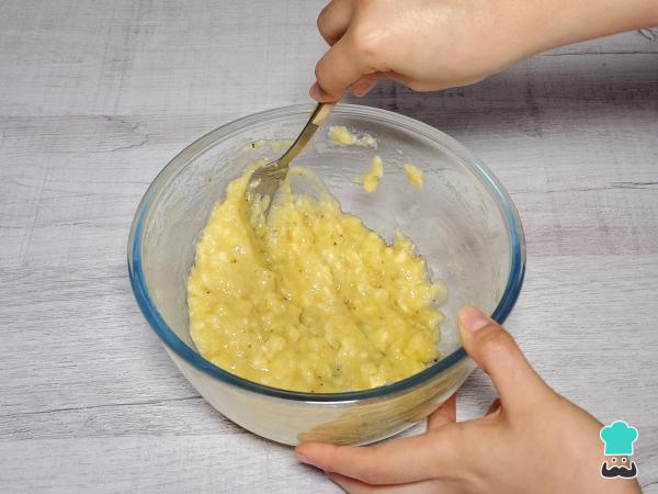 Receta de Bizcocho de plátano 3 ingredientes - Paso 1