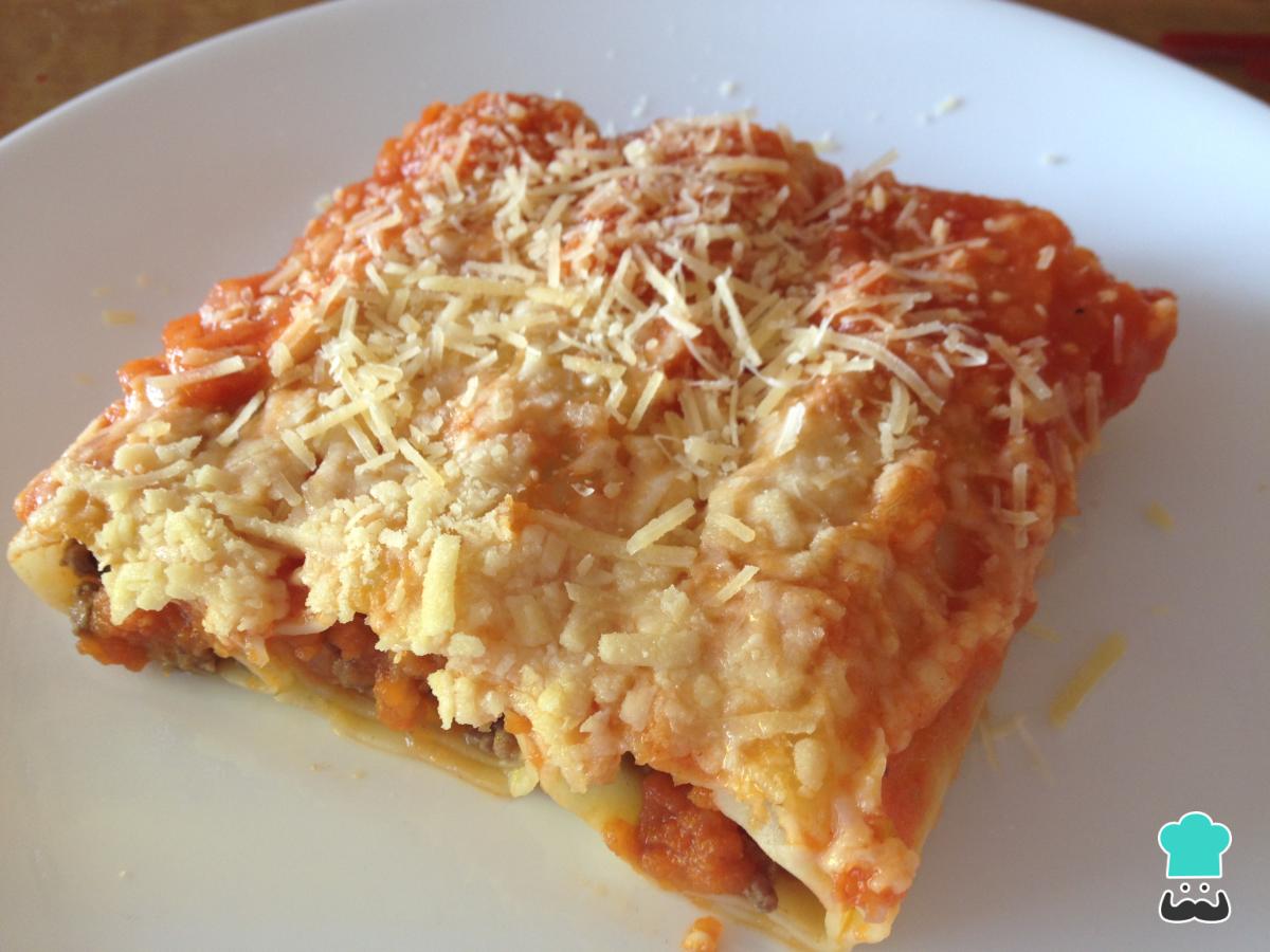 Receta de Canelones en salsa napolitana