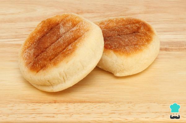 Receta de Muffins ingleses caseros - Pan en sartén