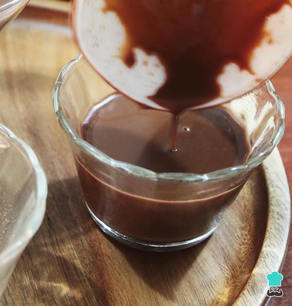 Receta de Panna cotta de chocolate con praliné - Paso 7