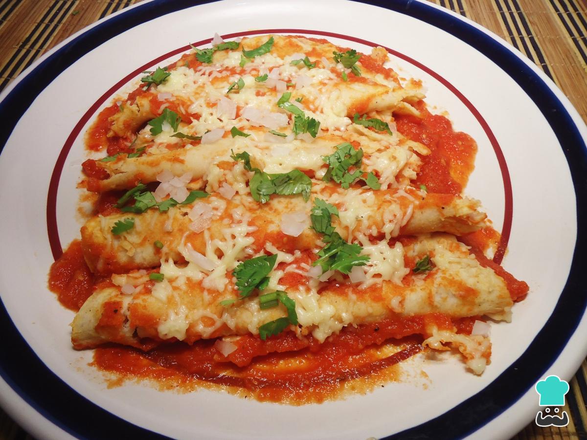 Receta de Enchiladas rojas de queso al horno