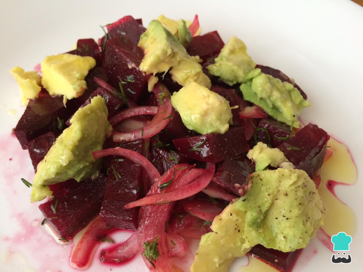 Receta de Ensalada de remolacha y aguacate
