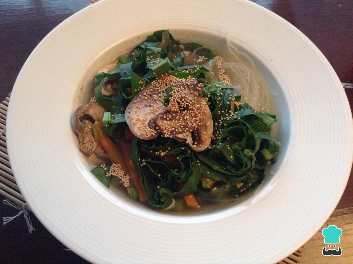 Receta de Sopa de fideos de arroz con verdura