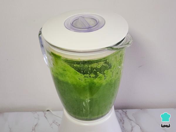 Jugo de piña y apio - Paso 3