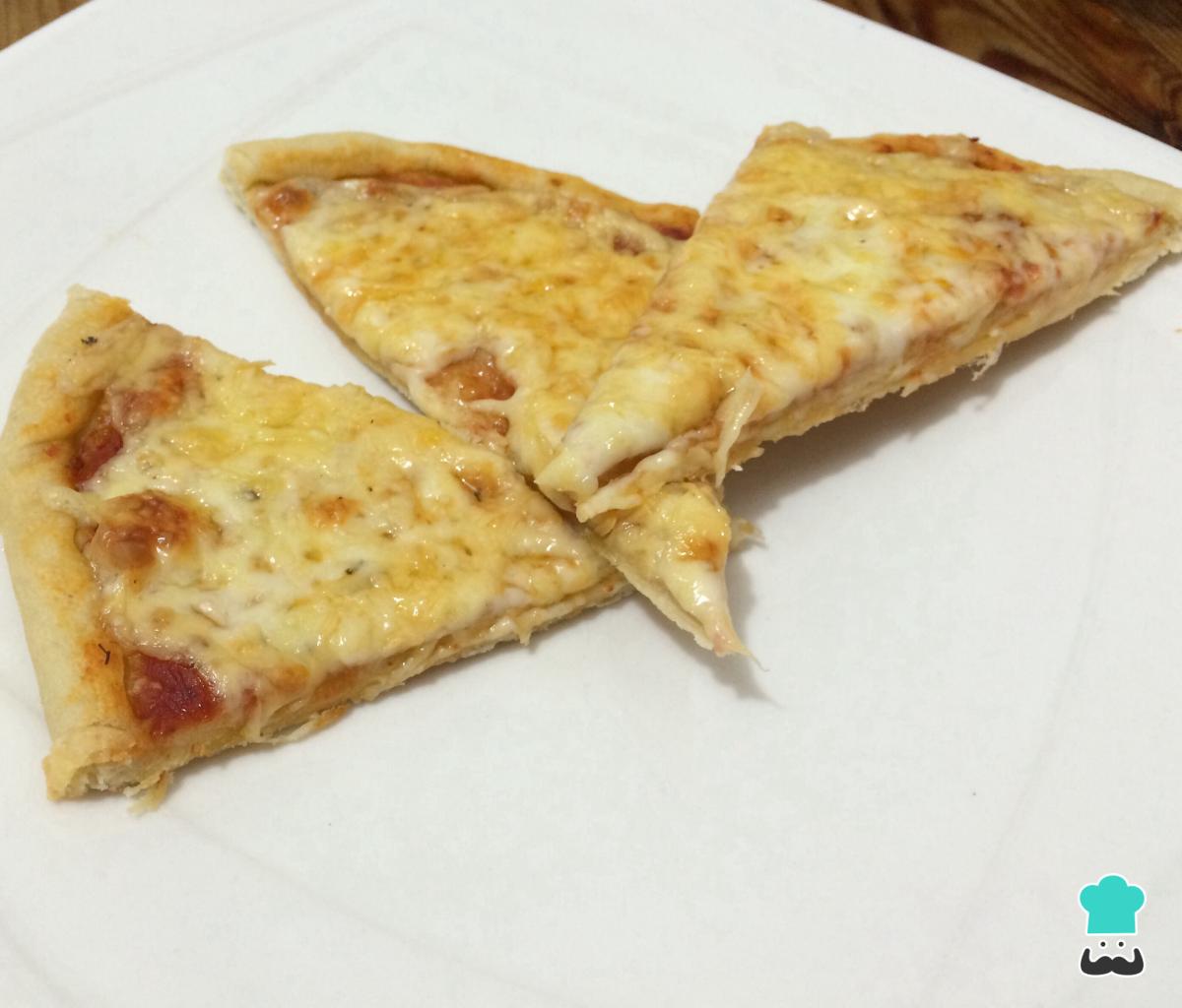 Receta de Pizza cuatro quesos