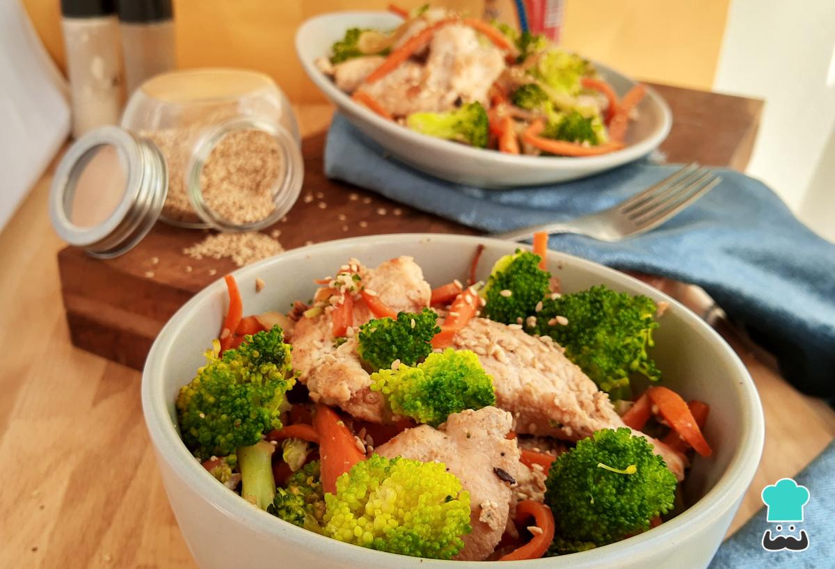 Receta de Fajitas de pollo con brócoli y zanahoria