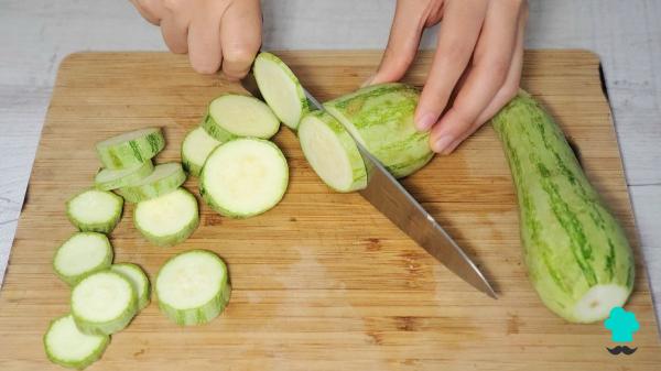 Receta de Crema de calabacín de la abuela: cremosa, ligera y perfecta para cuidar tu alimentación - Paso 2