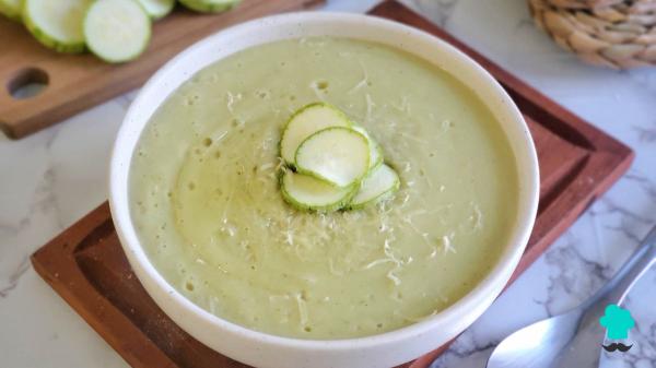 Receta de Crema de calabacín de la abuela: cremosa, ligera y perfecta para cuidar tu alimentación - Paso 10