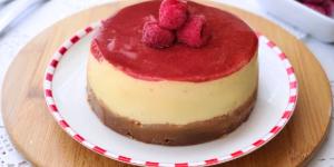 Receta de Tarta de queso y frambuesas sin horno: fácil, cremosa y con un resultado de pastelería