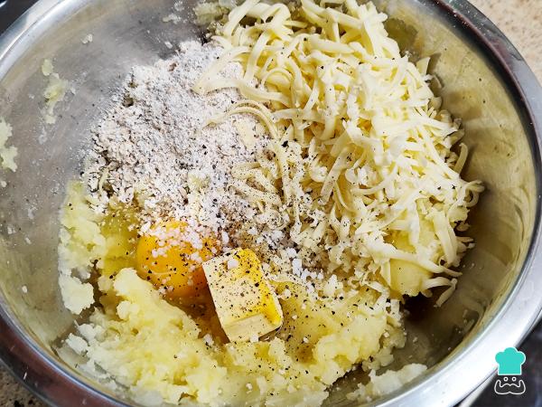 Receta de Bolitas de papas con queso - Paso 3