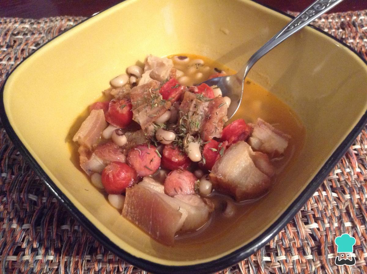 Receta de Frijoles blancos con tocino y chorizo