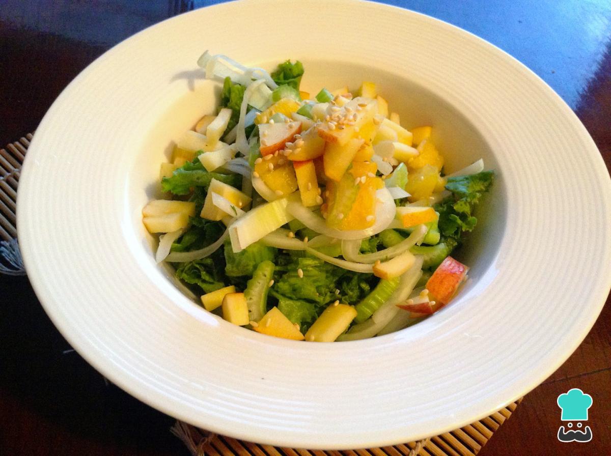 Receta de Ensalada agridulce con manzana