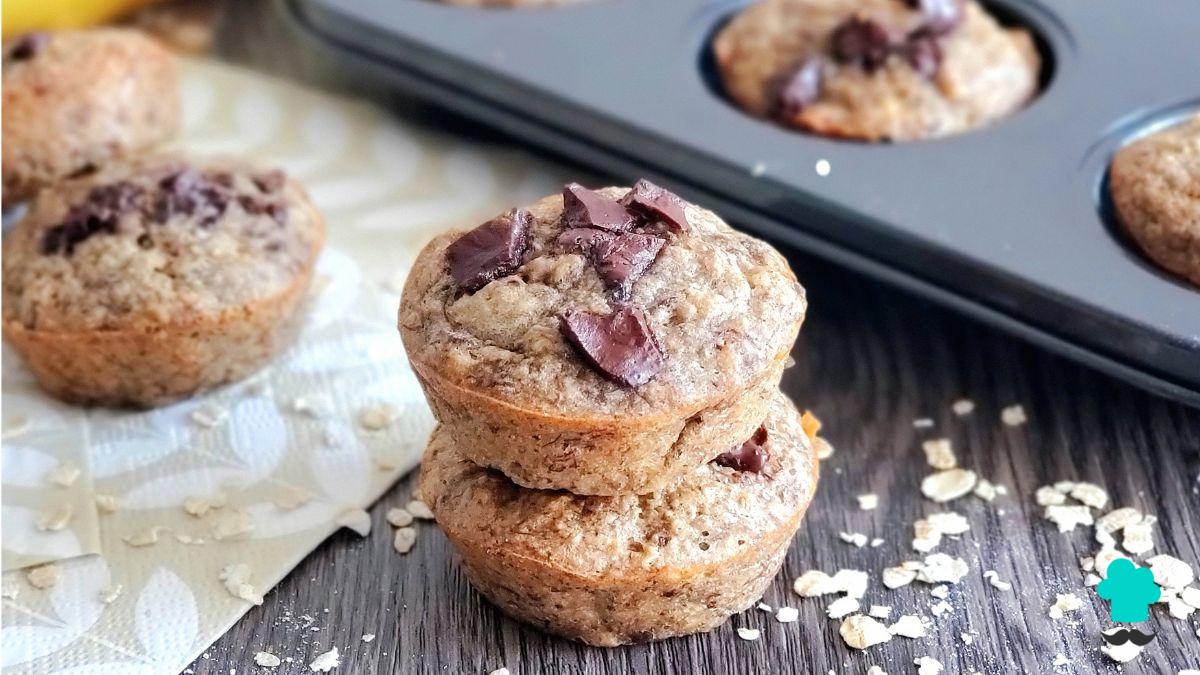 Receta de Muffins de plátano y avena saludables: quedan tiernos, esponjosos y naturalmente dulces