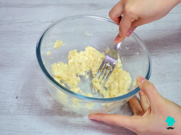 Receta de Muffins de plátano y avena saludables: quedan tiernos, esponjosos y naturalmente dulces - Paso 1