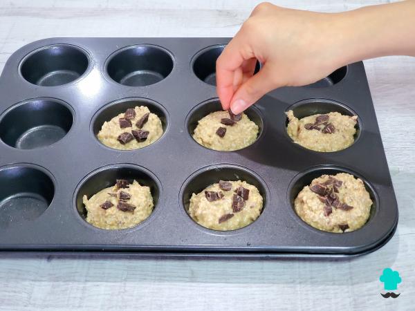 Receta de Muffins de plátano y avena saludables: quedan tiernos, esponjosos y naturalmente dulces - Paso 7