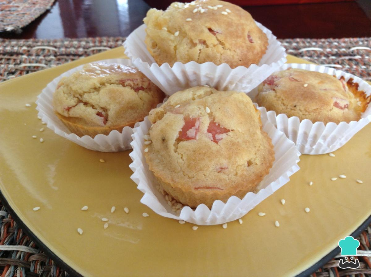Receta de Muffins salados de jamón y queso