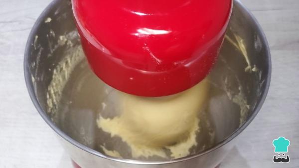 Receta de Mona de Pascua tradicional: el dulce típico más esponjoso y con el aroma de siempre - Paso 2