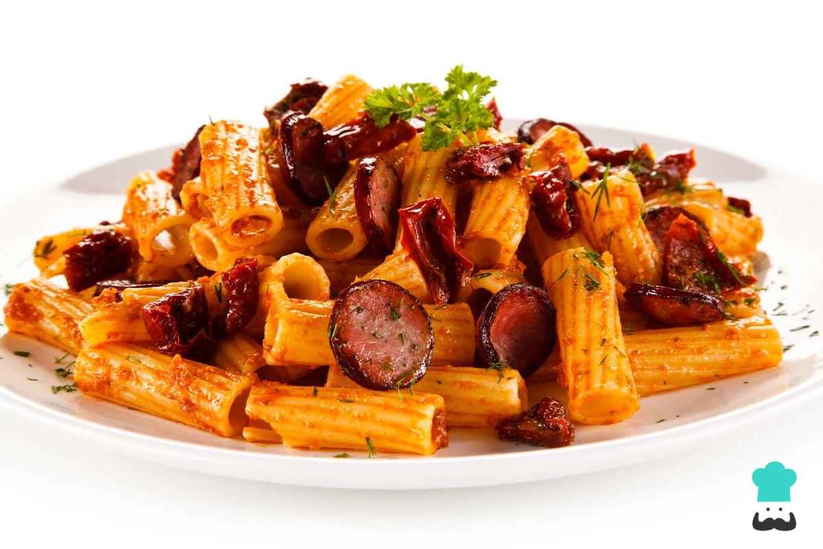 Receta de Pasta con salchichas y queso