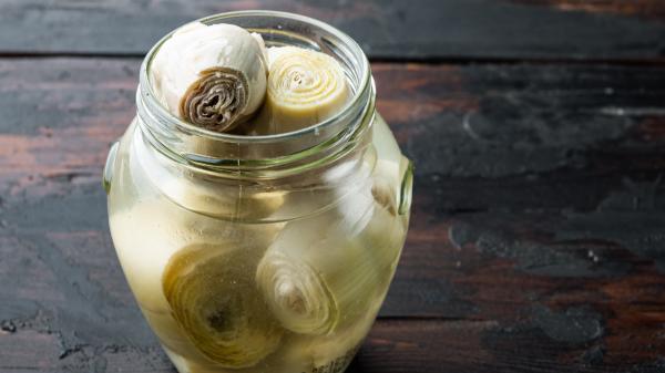 Marta Verona, nutricionista: “La cena más elegante del verano se prepara con 1 bote de alcachofas, 1 huevo, queso cottage y jamón” - El secreto de Marta Verona para conseguir una crema de alcachofas cremosa sin encender los fogones