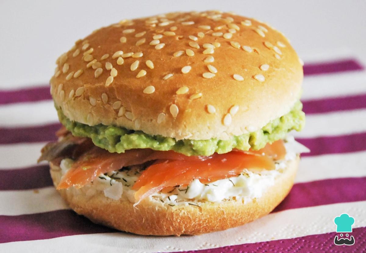 Receta de Sándwich de salmón y aguacate