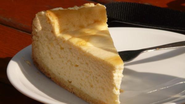 Galicia da una lección al resto de España: “La tarta de queso no se hace solo con queso crema, lleva 330 g de queso Arzúa y 500 ml de nata” - Receta de la tarta de queso gallega con queso de Arzúa-Ulloa