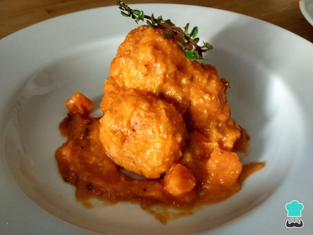 Receta de Albóndigas en salsa de verduras