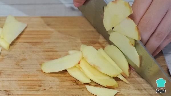 Receta de Tarta de manzana con masa filo: la versión más ligera y crujiente del clásico de siempre - Paso 2