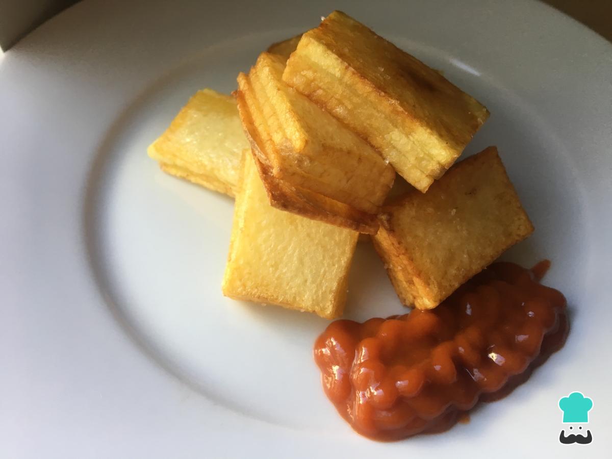Receta de Patatas bravas de moda