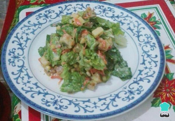 Receta de Ensalada de lechuga con pollo y queso