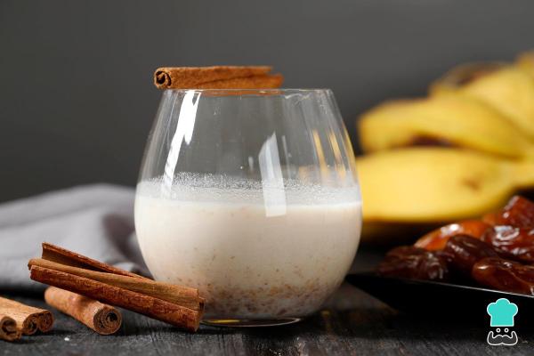 Batidos para aumentar masa muscular en piernas y glúteos - Batido de dátiles, nueces y proteína en polvo