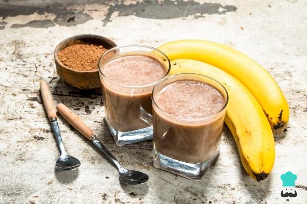 Batidos para aumentar masa muscular en piernas y glúteos - Batido de huevo, leche y cacao