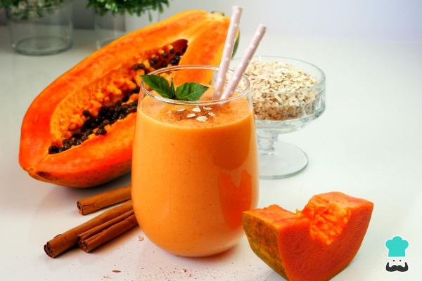 Batidos para aumentar masa muscular en piernas y glúteos - Licuado de papaya, almendras y avena