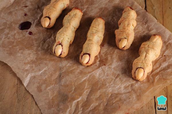 Galletas de Halloween - Galletas en forma de dedos con almendras