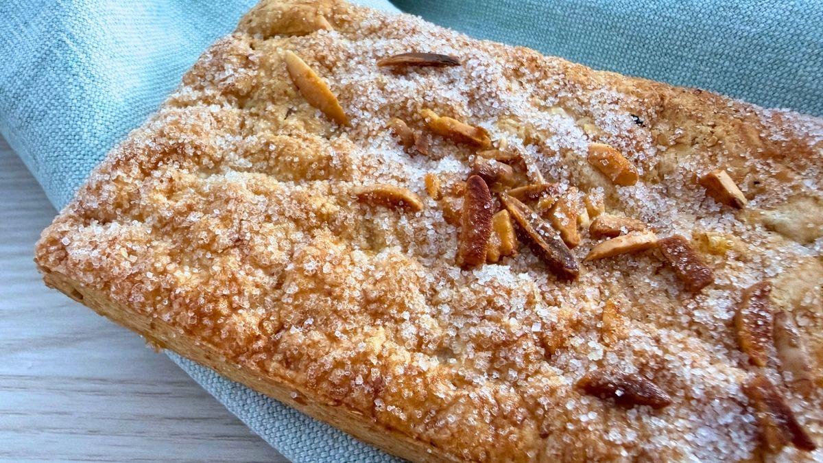 Coca de llardons para Carnaval: la receta tradicional catalana que arrasa cada año