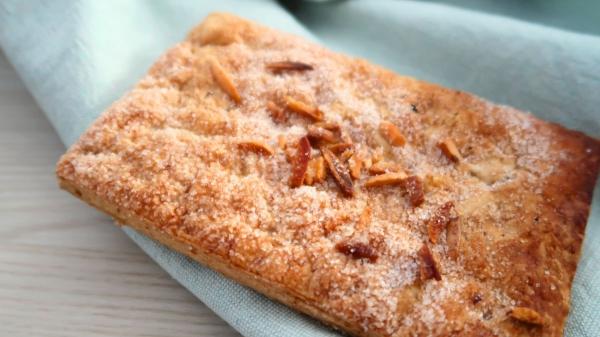 Coca de llardons para Carnaval: la receta tradicional catalana que arrasa cada año - Trucos para que la coca de llardons quede crujiente