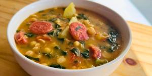 Receta de Potaje de garbanzos a la antigua: así se hacía antes y por eso sabe mejor