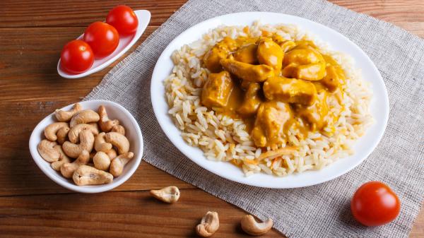 Lamine Yamal desvela el plato que le preparaba su madre antes de los partidos: “Me hacía arroz con pollo y salsa de cacahuete para coger fuerzas” - El plato que acompañó a Lamine Yamal durante su infancia