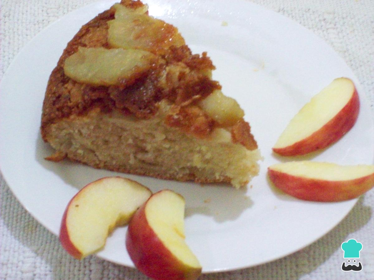 Receta de Torta invertida de manzana y pera