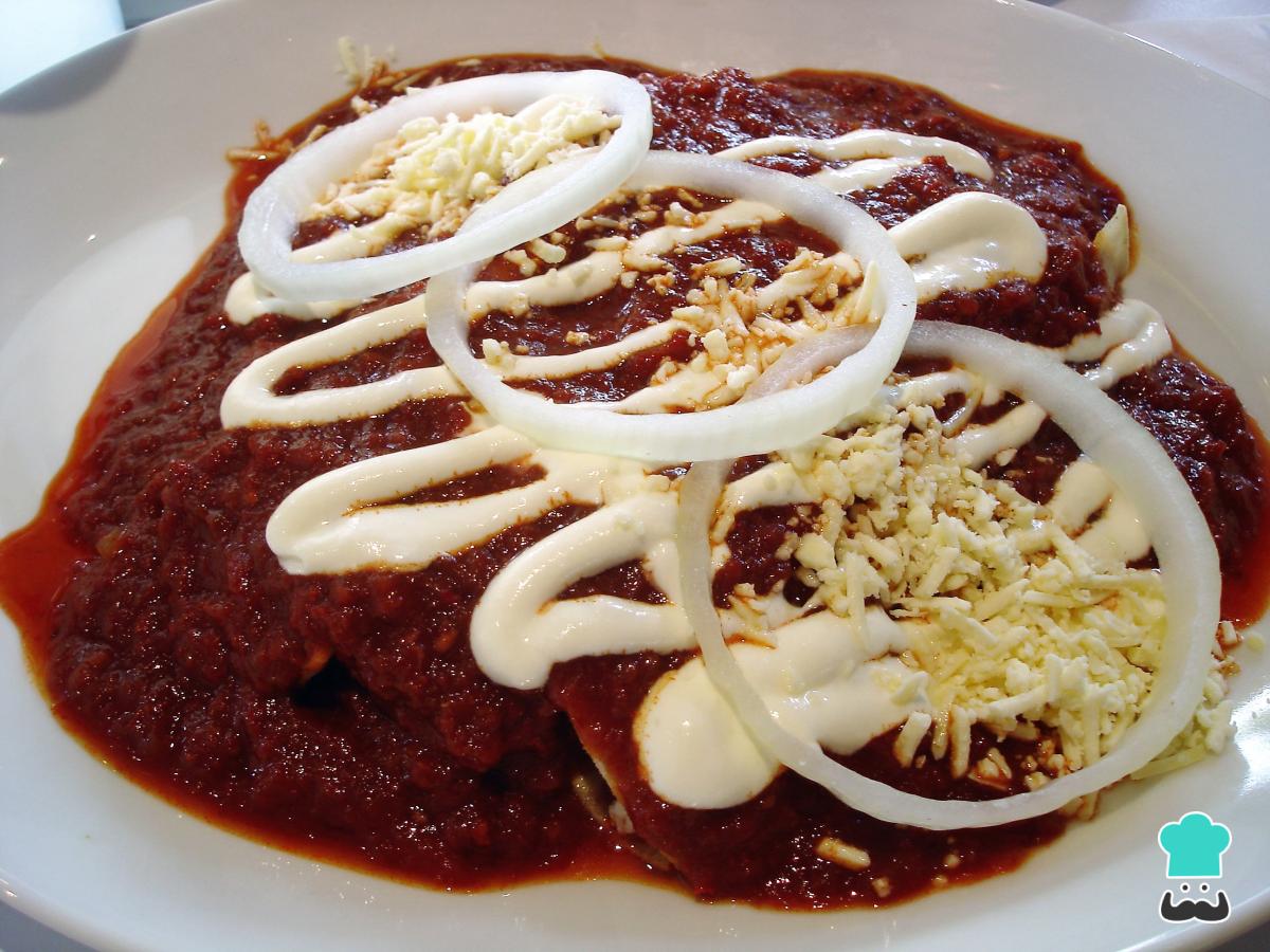 Receta de Enchiladas rojas de pollo