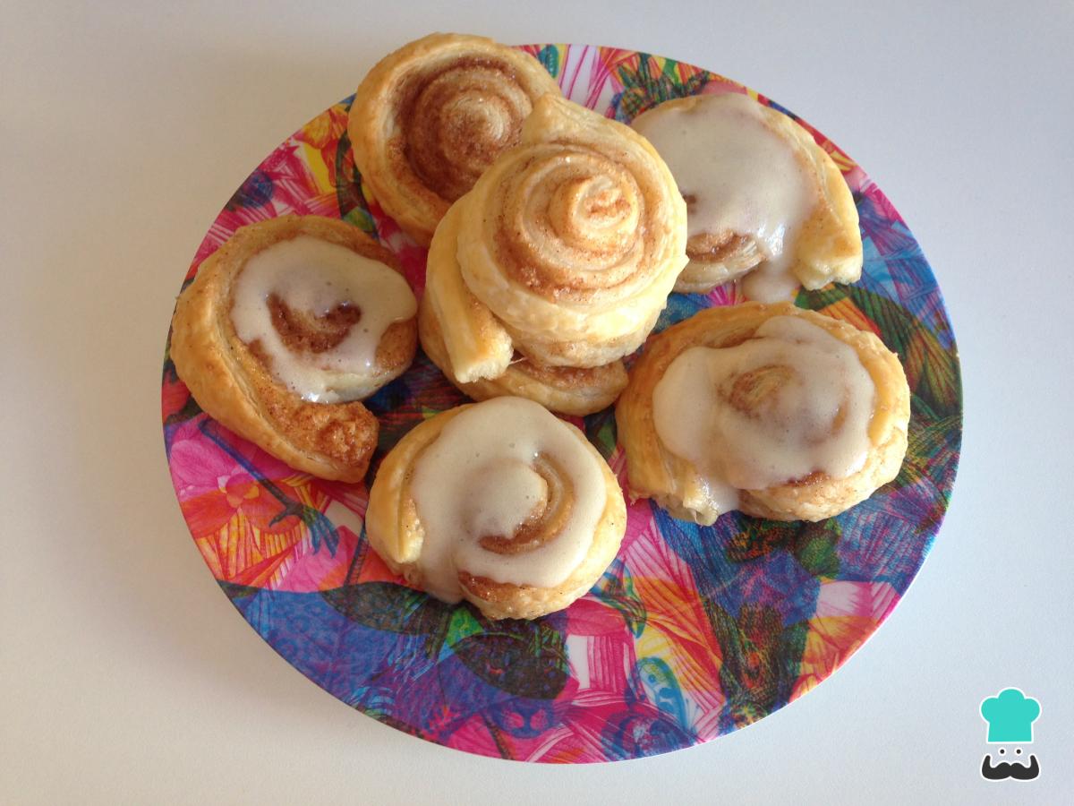 Receta de Rollos de canela con hojaldre