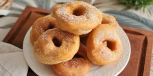 Receta de Rosquillas de limón de la abuela: el truco para que no se rompan al freírlas y queden esponjosas