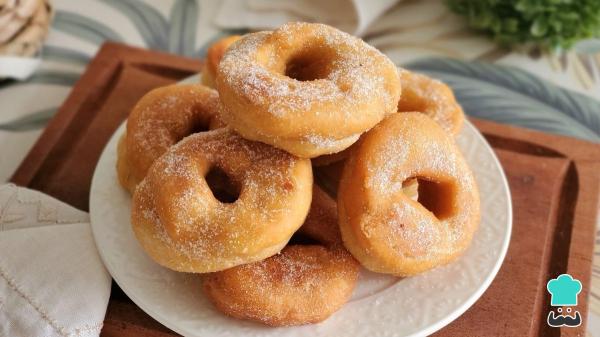 Receta de Rosquillas de limón de la abuela: el truco para que no se rompan al freírlas y queden esponjosas